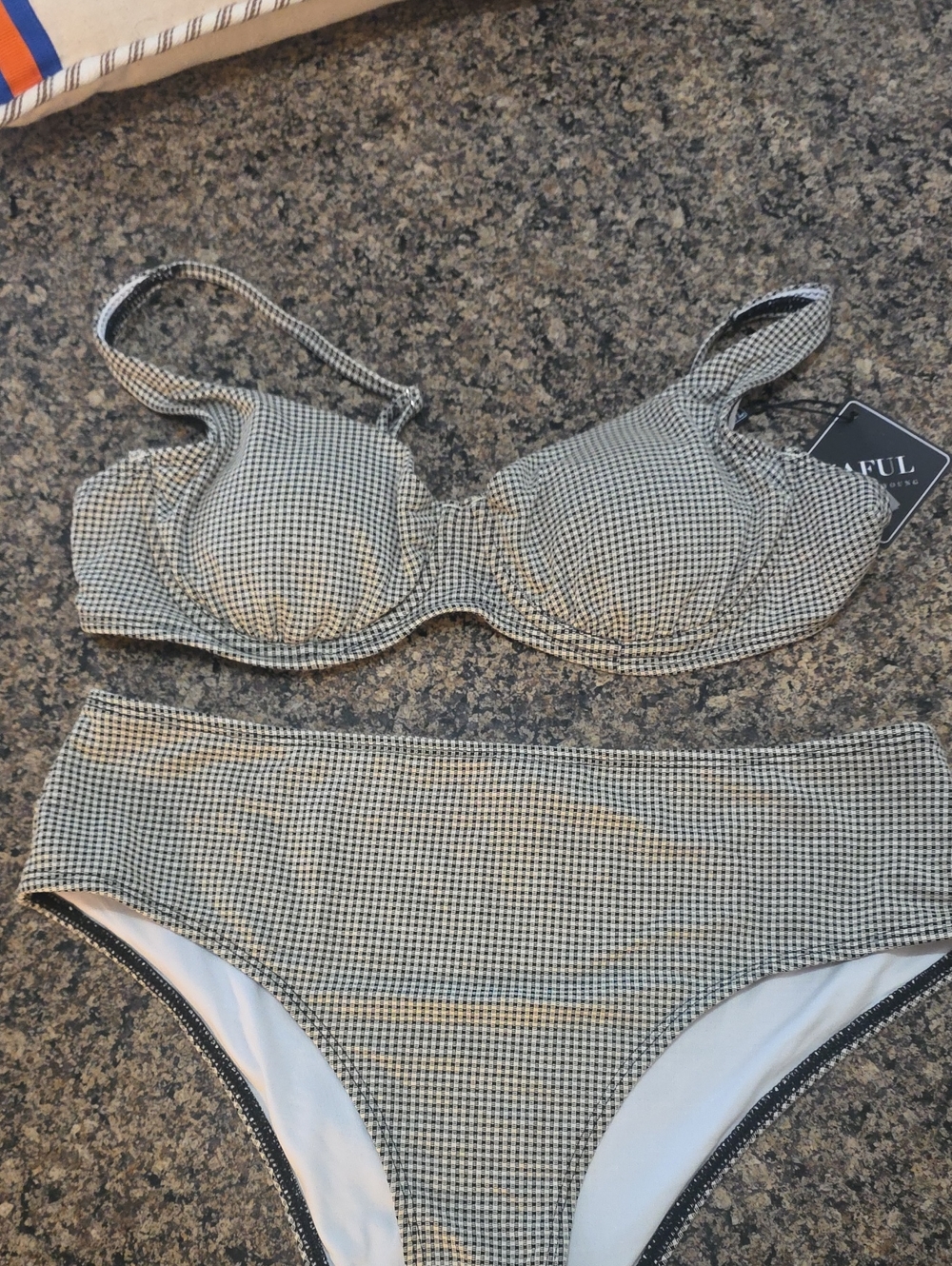 Zaful Black & White Houndstooth Underwire Bikini Set